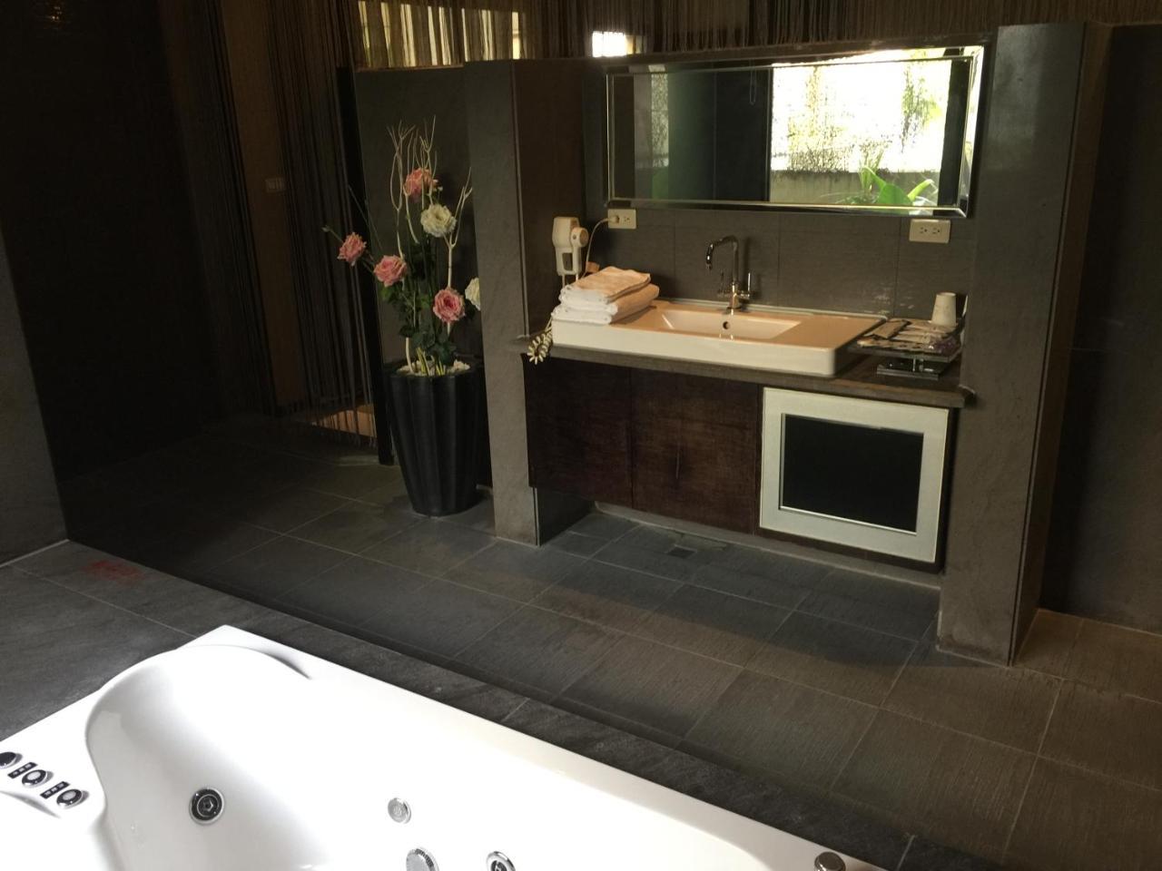 Li-Gin Motel Csiaji Kültér fotó